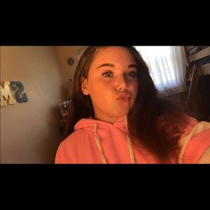 Meet your Posher, Lauren